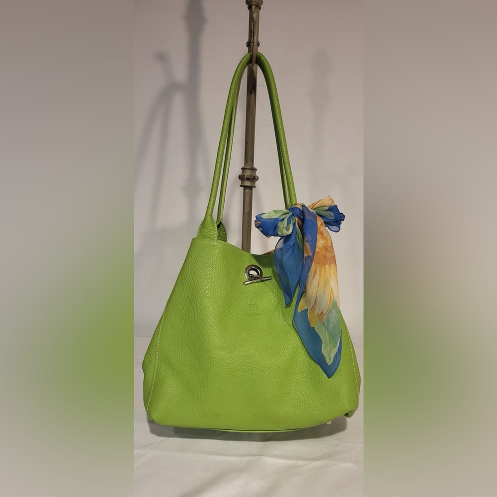 🧧Price Drop....DEL BORGO green Italian leather hobo bucket bag
